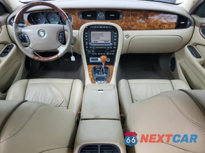 Zdjęcie 8 z 15 samochodu: 2005 JAGUAR SUPER V8 VIN:SAJWA82BX5TG48055 - miniatura