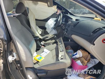 Zdjęcie 7 z 12 samochodu: 2012 KIA FORTE EX VIN:KNAFU4A21C5493617 - miniatura