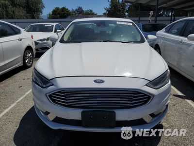 Piąte zdjęcie samochodu w środku: 2017 FORD FUSION SE HYBRID VIN:3FA6P0LU0HR409329 - miniatura