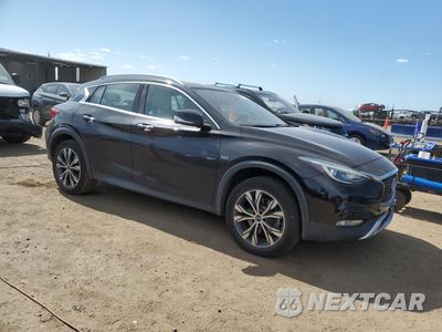 Czwarte zdjęcie samochodu z boku: 2017 INFINITI QX30 BASE VIN:SJKCH5CR6HA019426 - miniatura