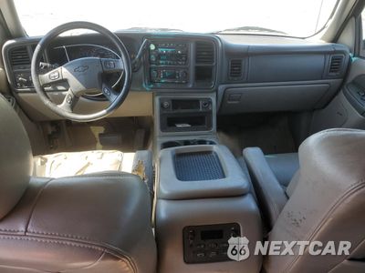 Zdjęcie 8 z 13 samochodu: 2003 CHEVROLET SUBURBAN C1500 VIN:1GNEC16Z13J288707 - miniatura