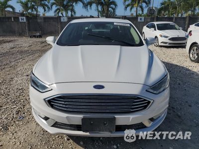 Piąte zdjęcie samochodu w środku: 2017 FORD FUSION SE HYBRID VIN:3FA6P0LU3HR359574 - miniatura