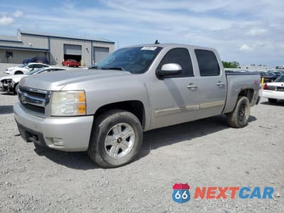 2008 CHEVROLET SILVERADO K1500 2GCEK13M181240811 - główne zdjęcie licytacji z USA - miniatura