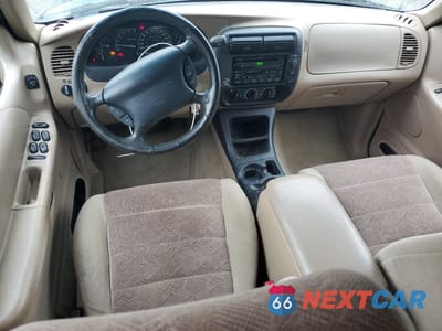 Zdjęcie 8 z 15 samochodu: 2000 FORD EXPLORER XLT VIN:1FMZU63X9YUB80280 - miniatura