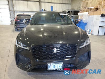 Piąte zdjęcie samochodu w środku: 2024 JAGUAR F-PACE R-DYNAMIC S VIN:SADCT2EX6RA729928 - miniatura