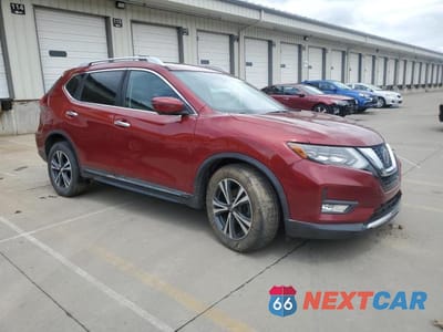 Czwarte zdjęcie samochodu z boku: 2018 NISSAN ROGUE S VIN:5N1AT2MV5JC713890 - miniatura