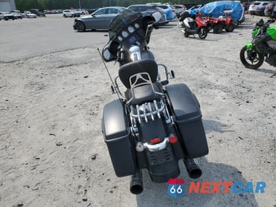 Czwarte zdjęcie samochodu z boku: 2016 HARLEY-DAVIDSON FLHX STREET GLIDE VIN:1HD1KBM18GB630228 - miniatura