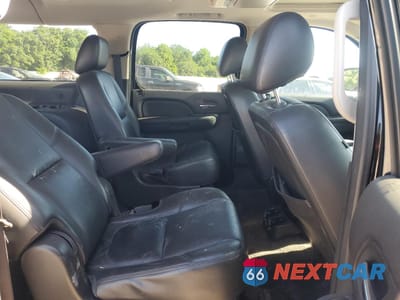 Zdjęcie 11 z 14 samochodu: 2012 CHEVROLET SUBURBAN C1500 LTZ VIN:1GNSCKE05CR287394 - miniatura