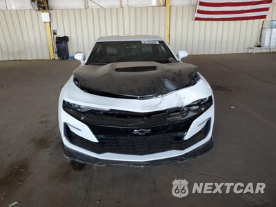 Piąte zdjęcie samochodu w środku: 2019 CHEVROLET CAMARO SS VIN:1G1FH1R73K0116152 - miniatura