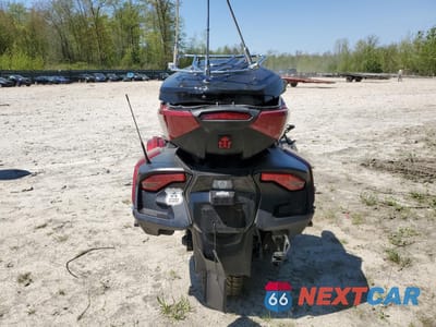 Czwarte zdjęcie samochodu z boku: 2021 CAN-AM SPYDER ROADSTER RT VIN:2BXNBDD22MV004931 - miniatura