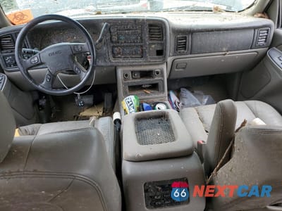 Zdjęcie 8 z 13 samochodu: 2005 GMC YUKON XL K1500 VIN:3GKFK16Z45G292856 - miniatura