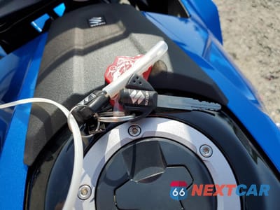 Zdjęcie 8 z 10 samochodu: 2024 SUZUKI GSX800 F VIN:JS1EM13B8R7101752 - miniatura
