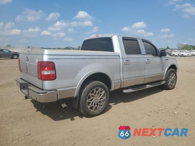 Trzecie zdjęcie samochodu z tyłu: 2006 LINCOLN MARK LT VIN:5LTPW18576FJ03809 - miniatura