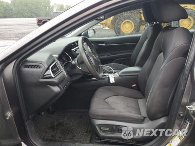 Zdjęcie 7 z 13 samochodu: 2018 TOYOTA CAMRY L VIN:4T1B11HK9JU137879 - miniatura