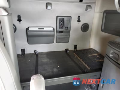 Zdjęcie 6 z 10 samochodu: 2024 VOLVO VNL SEMI TRUCK VIN:4V4NC9EH5RN635123 - miniatura