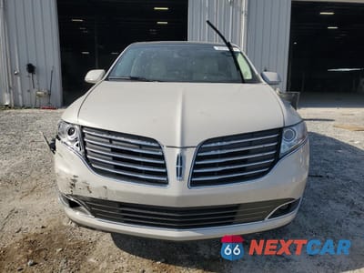 Piąte zdjęcie samochodu w środku: 2019 LINCOLN MKT VIN:2LMHJ5AT6KBL00844 - miniatura