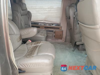 Zdjęcie 11 z 15 samochodu: 1999 GMC SAVANA RV G1500 VIN:1GDFG15R1X1003668 - miniatura