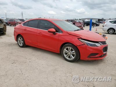 Czwarte zdjęcie samochodu z boku: 2018 CHEVROLET CRUZE LT VIN:1G1BE5SM8J7196181 - miniatura