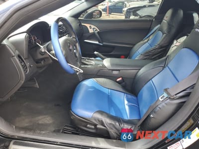 Zdjęcie 7 z 14 samochodu: 2010 CHEVROLET CORVETTE VIN:1G1YE3DW3A5105259 - miniatura