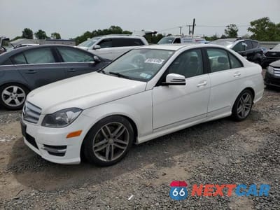 2013 MERCEDES-BENZ C 300 4MATIC WDDGF8AB3DR271699 - główne zdjęcie licytacji z USA - miniatura