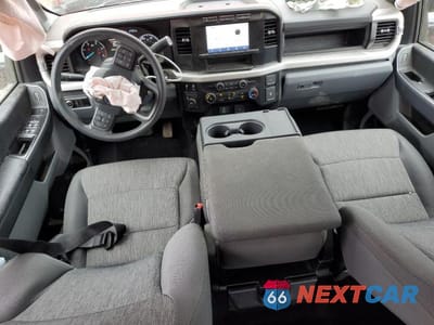 Zdjęcie 8 z 12 samochodu: 2023 FORD F350 SUPER DUTY VIN:1FT8W3BTXPEE14751 - miniatura
