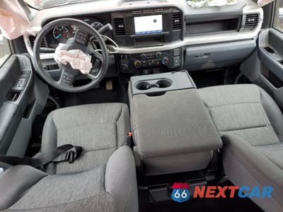 Zdjęcie 8 z 13 samochodu: 2023 FORD F350 SUPER DUTY VIN:1FT8W3BTXPEE14751 - miniatura