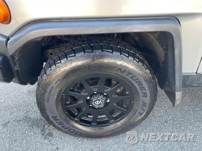 Zdjęcie 9 z 10 samochodu: 2007 TOYOTA FJ CRUISER VIN:JTEBU11F070050876 - miniatura