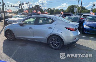Trzecie zdjęcie samochodu z tyłu: 2019 TOYOTA YARIS L VIN:3MYDLBYV0KY516339 - miniatura