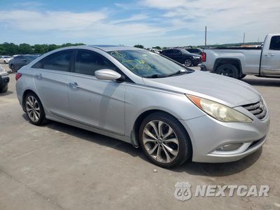 Czwarte zdjęcie samochodu z boku: 2013 HYUNDAI SONATA SE VIN:5NPEC4AB6DH762763 - miniatura