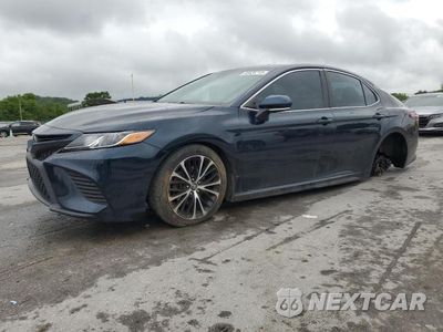 2018 TOYOTA CAMRY L 4T1B11HK4JU645547 - główne zdjęcie licytacji z USA - miniatura