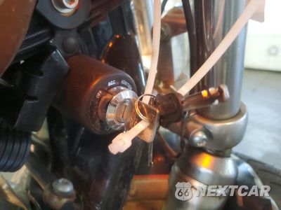 Zdjęcie 8 z 11 samochodu: 2008 HARLEY-DAVIDSON XL1200 C ANNIVERSARY VIN:1HD1CT3408K430072 - miniatura