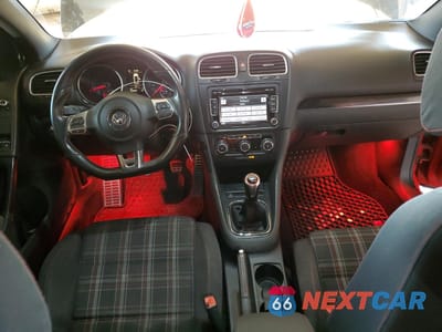 Zdjęcie 8 z 12 samochodu: 2010 VOLKSWAGEN GTI VIN:WVWED7AJ7AW252353 - miniatura