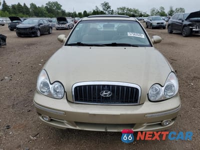 Piąte zdjęcie samochodu w środku: 2002 HYUNDAI SONATA GLS VIN:KMHWF35H42A714778 - miniatura