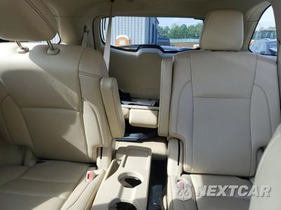 Zdjęcie 10 z 15 samochodu: 2019 TOYOTA HIGHLANDER SE VIN:5TDKZRFH1KS291981 - miniatura