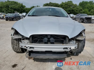 Piąte zdjęcie samochodu w środku: 2015 JAGUAR XF 2.0T PREMIUM VIN:SAJWA0FS5FPU81073 - miniatura