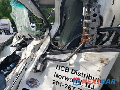 Zdjęcie 7 z 13 samochodu: 2022 ISUZU NRR VIN:JALE5W167N7306896 - miniatura