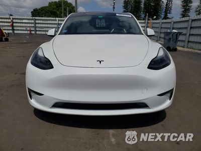 Piąte zdjęcie samochodu w środku: 2023 TESLA MODEL Y VIN:7SAYGDEF8PF665049 - miniatura