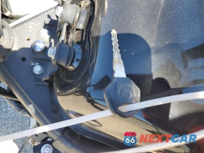 Zdjęcie 8 z 9 samochodu: 2016 YAMAHA YZFR3 VIN:MH3RH06Y8GK012295 - miniatura