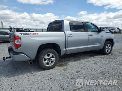 Trzecie zdjęcie samochodu z tyłu: 2017 TOYOTA TUNDRA CREWMAX LIMITED VIN:5TFHW5F12HX638185 - miniatura