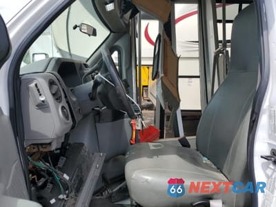 Zdjęcie 7 z 12 samochodu: 2018 FORD ECONOLINE E350 SUPER DUTY CUTAWAY VAN VIN:1FDEE3FS9JDC23967 - miniatura