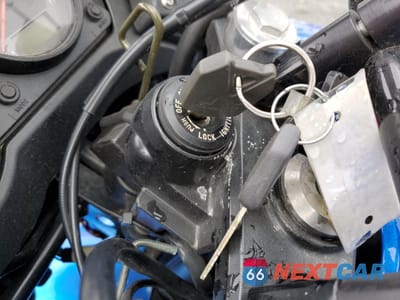 Zdjęcie 8 z 9 samochodu: 2005 KAWASAKI ZR750 K1 VIN:JKAZRDK155A001229 - miniatura