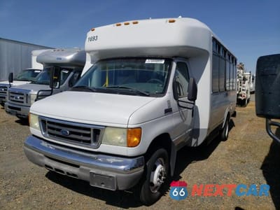 Drugie zdjęcie samochodu z przodu: 2007 FORD ECONOLINE E450 SUPER DUTY CUTAWAY VAN VIN:1FDXE45S47DB29942 - miniatura