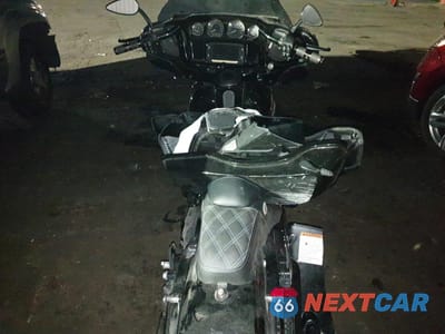 Zdjęcie 6 z 8 samochodu: 2018 HARLEY-DAVIDSON FLHXS STREET GLIDE SPECIAL VIN:1HD1KRC38JB622438 - miniatura