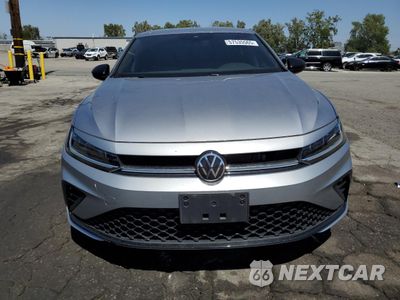 Piąte zdjęcie samochodu w środku: 2025 VOLKSWAGEN JETTA SPORT VIN:3VWBX7BU7SM019705 - miniatura