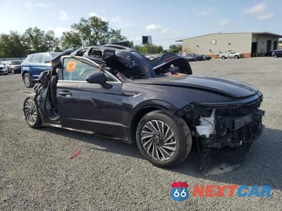Czwarte zdjęcie samochodu z boku: 2024 HYUNDAI SONATA HYBRID LIMITED VIN:KMHL54JJ5RA101129 - miniatura