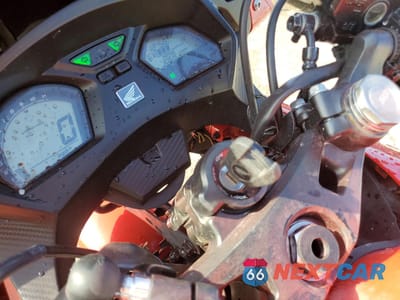 Zdjęcie 8 z 10 samochodu: 2018 HONDA CBR650 F VIN:MLHRC7400J5400160 - miniatura