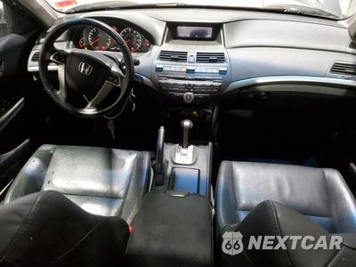 Zdjęcie 8 z 12 samochodu: 2010 HONDA ACCORD VIN:1HGCP2F83AA099444 - miniatura