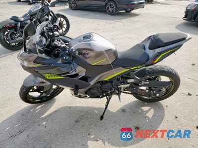 Trzecie zdjęcie samochodu z tyłu: 2021 KAWASAKI EX400 VIN:JKAEXKG10MDAD3230 - miniatura