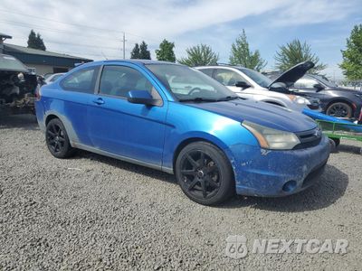 Czwarte zdjęcie samochodu z boku: 2010 FORD FOCUS SES VIN:1FAHP3DN5AW119947 - miniatura