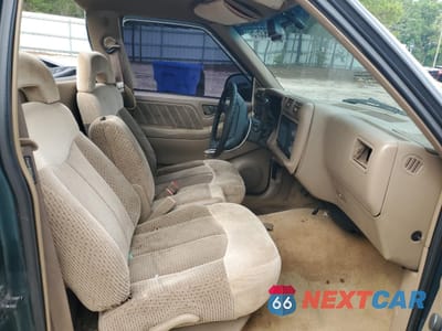Zdjęcie 10 z 12 samochodu: 1996 GMC SONOMA VIN:1GTCS1442TK509493 - miniatura